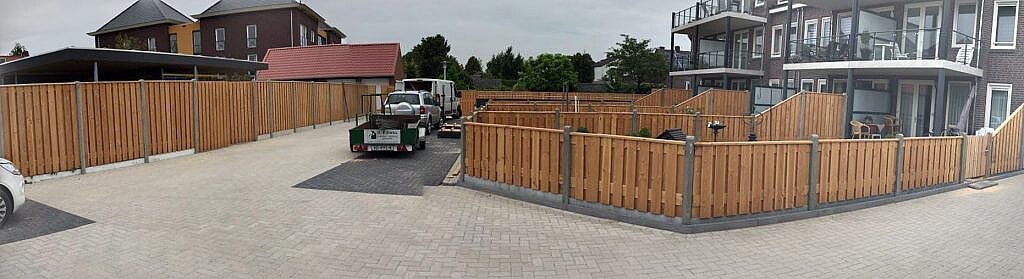 Lage en hoge Douglas schuttingen VVE in Velden