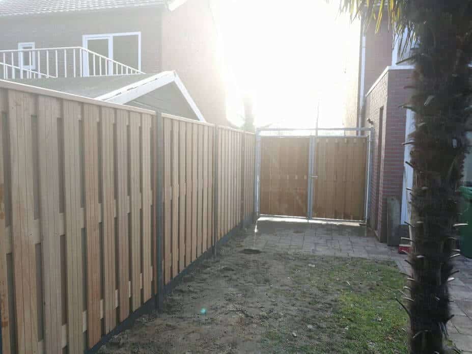 Schutting en poort in Herten